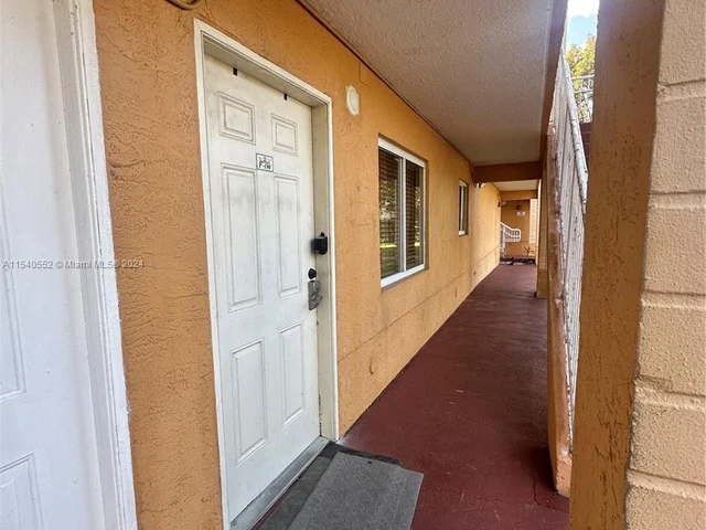 6205 Kendale Lakes Cir # 190, Miami FL 33183