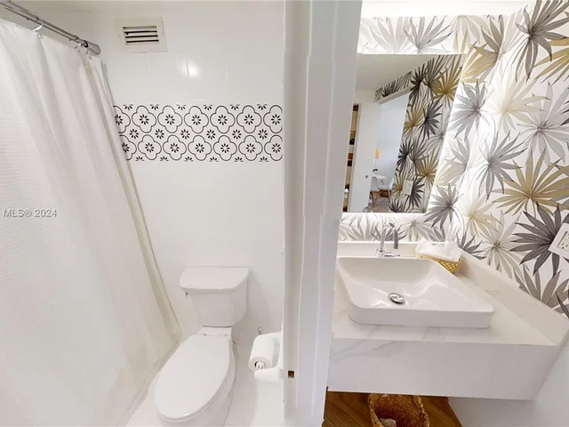 2899 Collins Ave # 1638, Miami Beach FL 33140