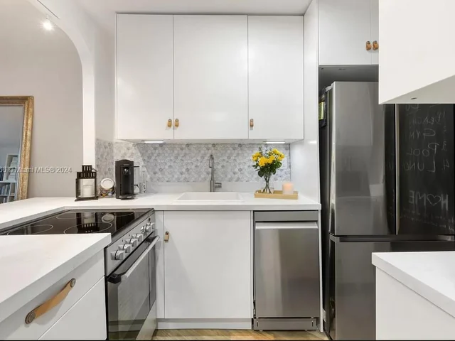 2899 Collins Ave # 1638, Miami Beach FL 33140