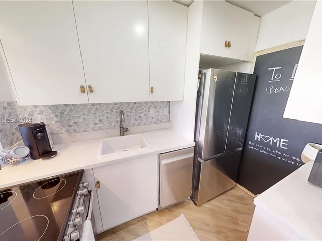 2899 Collins Ave # 1638, Miami Beach FL 33140