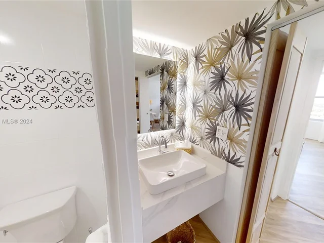 2899 Collins Ave # 1638, Miami Beach FL 33140