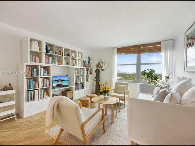 2899 Collins Ave # 1638, Miami Beach FL 33140