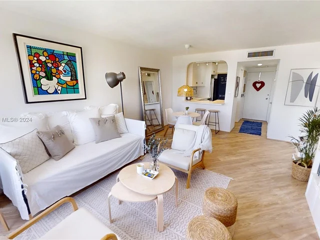 2899 Collins Ave # 1638, Miami Beach FL 33140