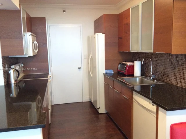 100 Lincoln Rd # 1214B, Miami Beach FL 33139