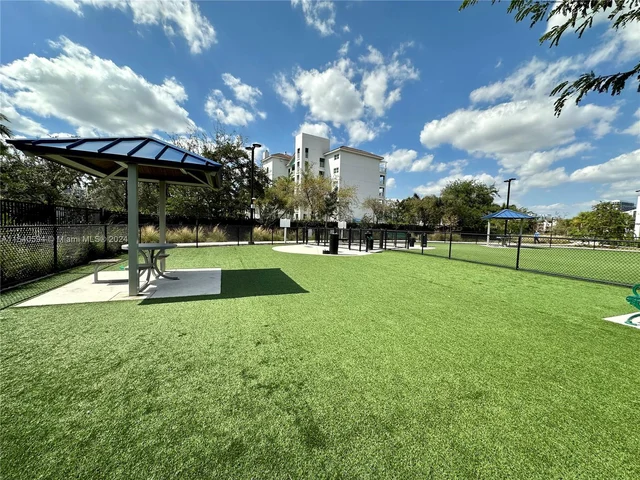 4963 NW 83rd Path, Doral FL 33166