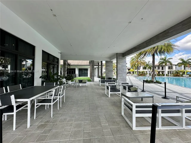 4963 NW 83rd Path, Doral FL 33166