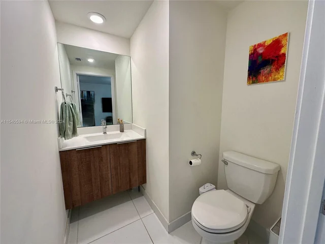 4963 NW 83rd Path, Doral FL 33166