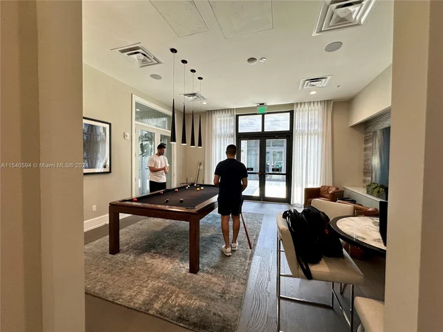 4963 NW 83rd Path, Doral FL 33166