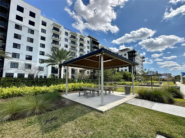 4963 NW 83rd Path, Doral FL 33166