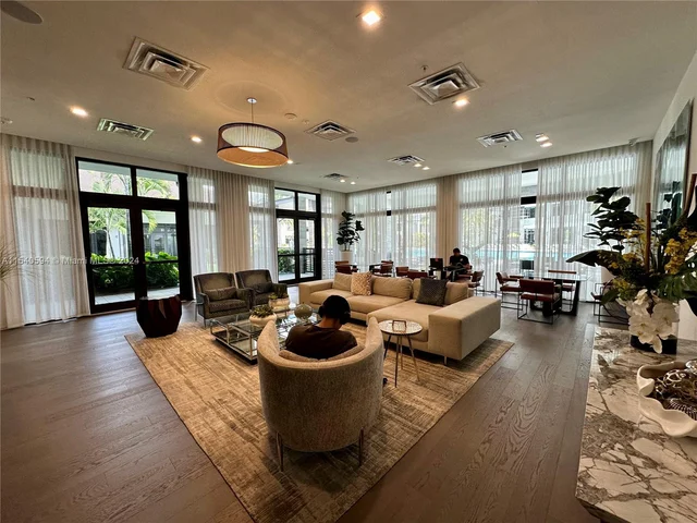 4963 NW 83rd Path, Doral FL 33166