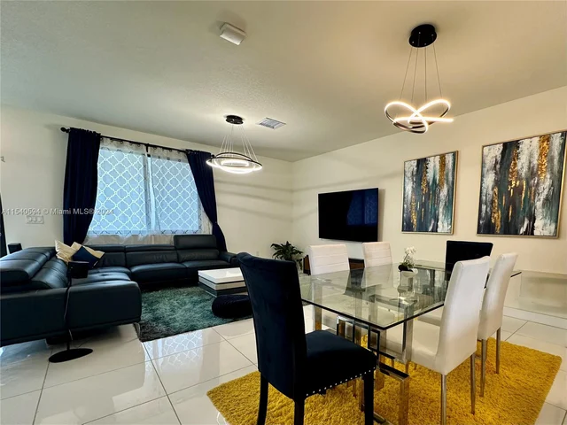 4963 NW 83rd Path, Doral FL 33166