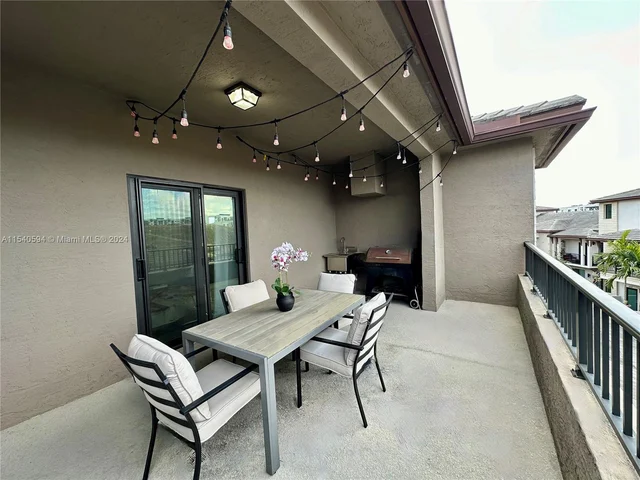 4963 NW 83rd Path, Doral FL 33166