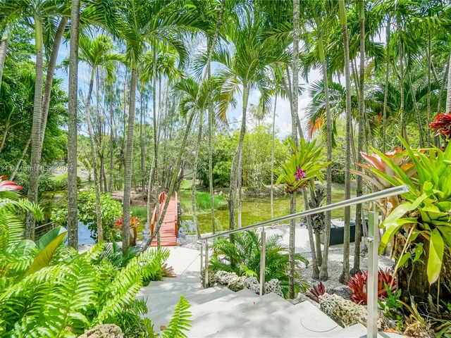 6000 SW 69th Ct, Miami FL 33143