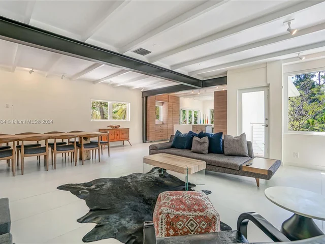 6000 SW 69th Ct, Miami FL 33143