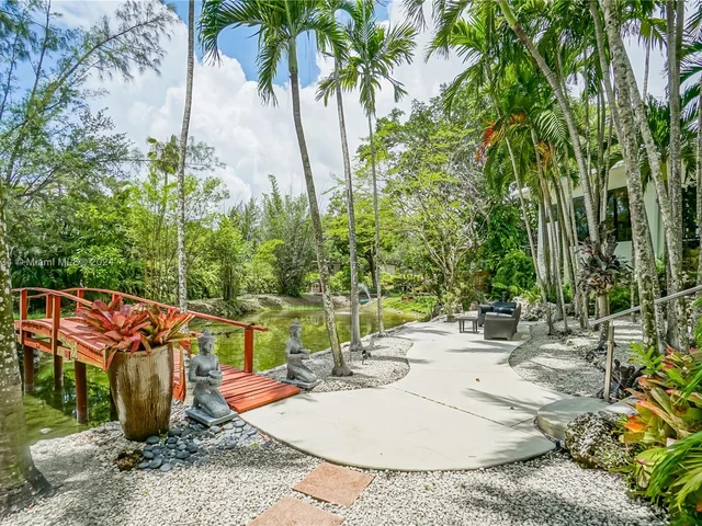 6000 SW 69th Ct, Miami FL 33143