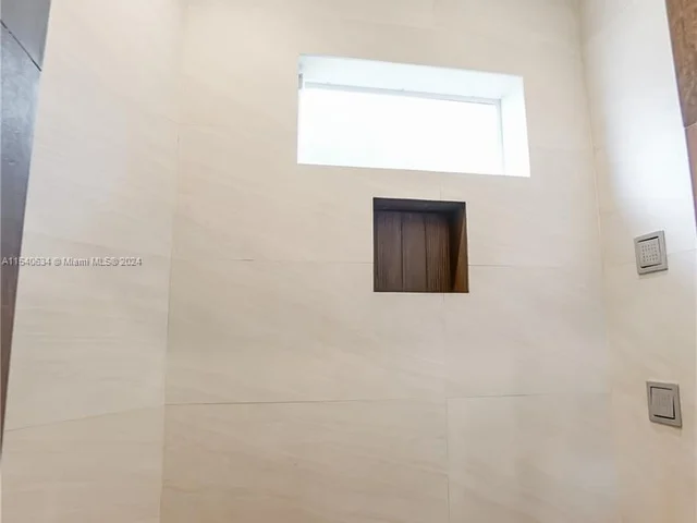 6000 SW 69th Ct, Miami FL 33143