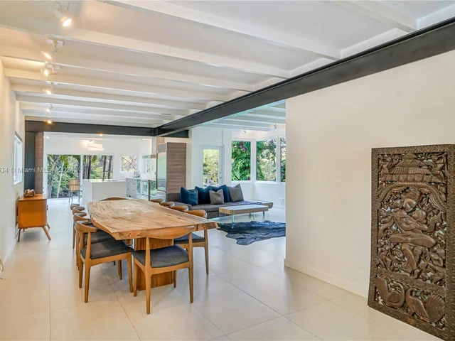 6000 SW 69th Ct, Miami FL 33143