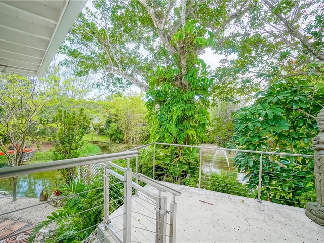 6000 SW 69th Ct, Miami FL 33143