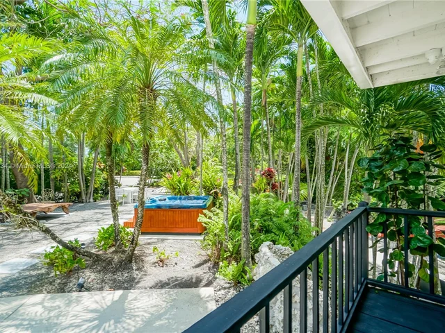 6000 SW 69th Ct, Miami FL 33143