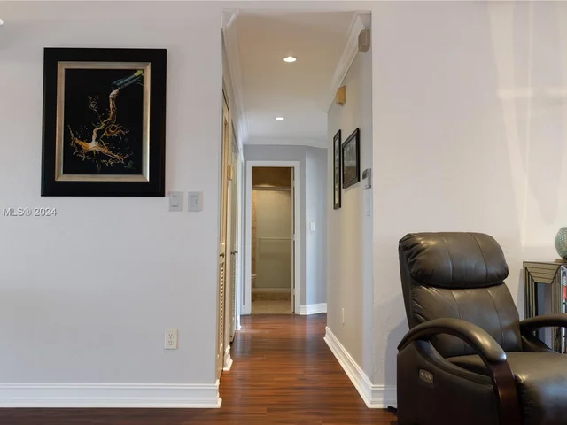 7558 NW 173rd Ter, Hialeah FL 33015