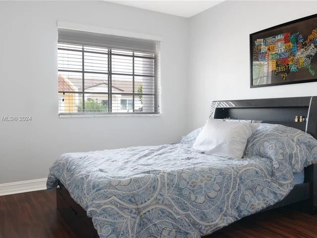 7558 NW 173rd Ter, Hialeah FL 33015