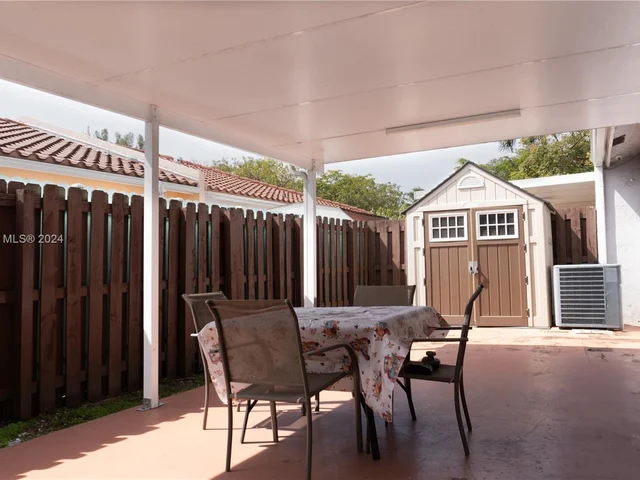 7558 NW 173rd Ter, Hialeah FL 33015