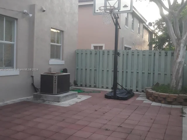 13825 SW 275th St # 13825, Homestead FL 33032