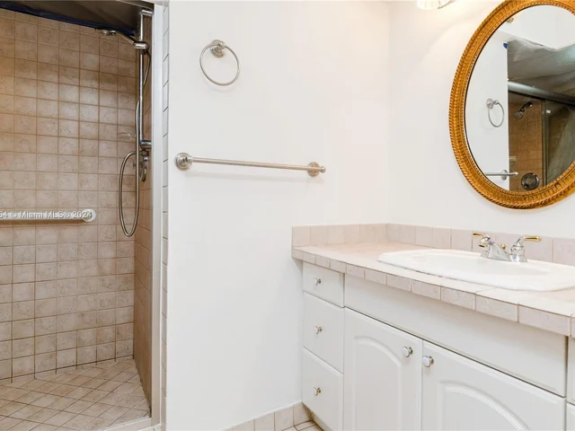 1600 S Bayshore Ln # 7C, Miami FL 33133