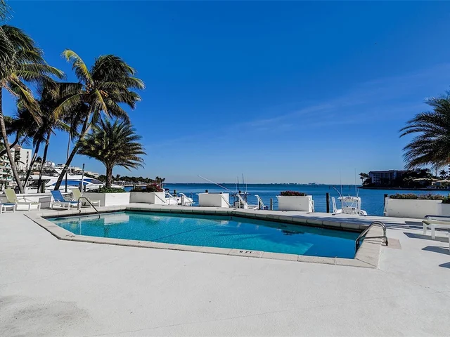 1600 S Bayshore Ln # 7C, Miami FL 33133