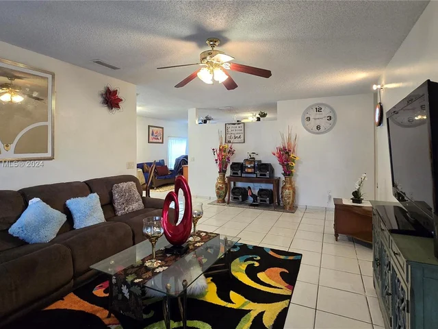 2431 SW 82nd Ter, Miramar FL 33025