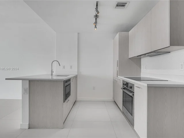 501 NE 31st St # 1704, Miami FL 33137