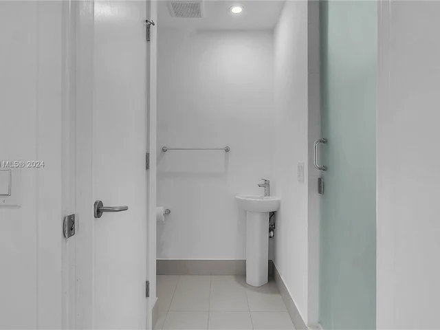 501 NE 31st St # 1704, Miami FL 33137