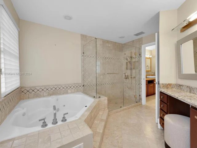 4581 NW 93rd Doral Ct, Doral FL 33178