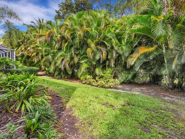 4581 NW 93rd Doral Ct, Doral FL 33178