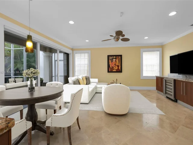 4581 NW 93rd Doral Ct, Doral FL 33178