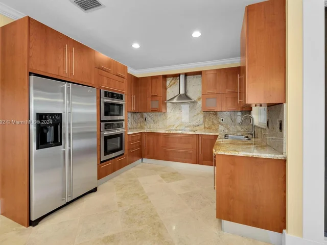 4581 NW 93rd Doral Ct, Doral FL 33178