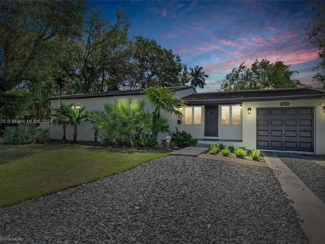 5830 SW 51st St, Miami FL 33155