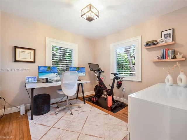 5830 SW 51st St, Miami FL 33155