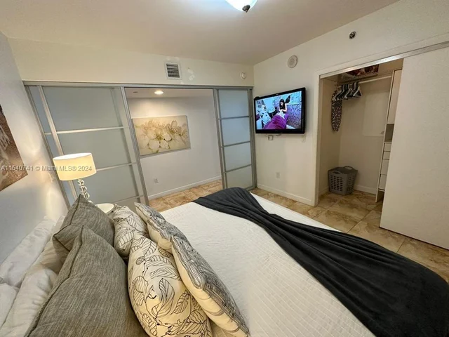 1830 S Ocean Dr # 4912, Hallandale Beach FL 33009