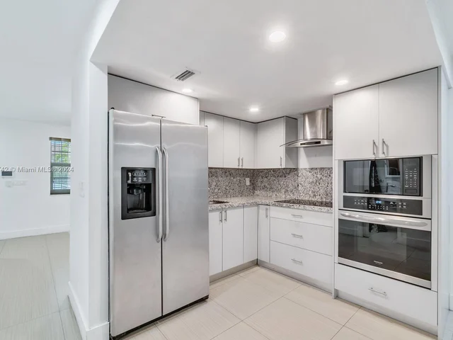 1458 W 39th Pl # 5, Hialeah FL 33012