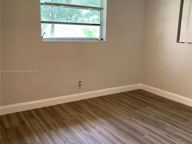 4712 NW 4th St, Plantation FL 33317