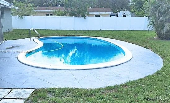 4712 NW 4th St, Plantation FL 33317