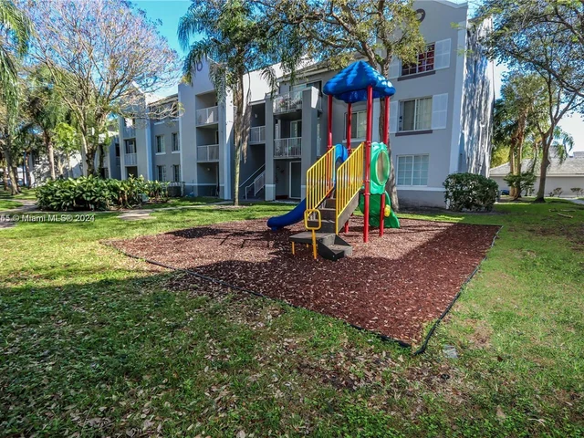 11133 SW 8th St # 102, Pembroke Pines FL 33025