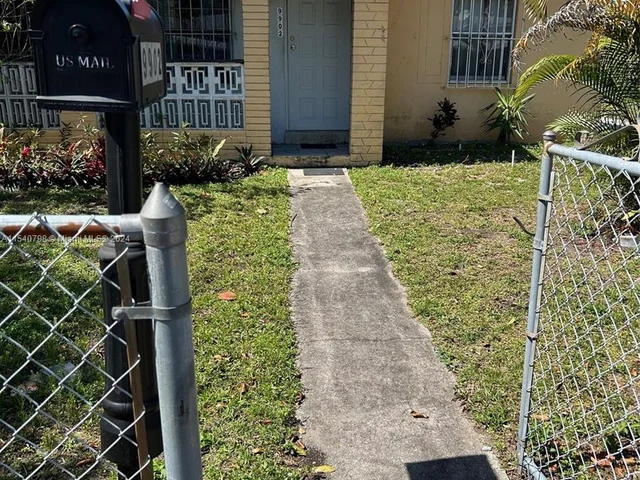 9900 NW 10th Ave # 9902, Miami FL 33150