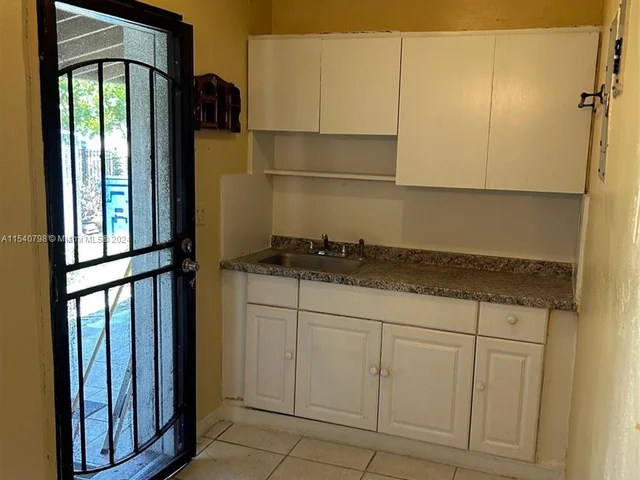 9900 NW 10th Ave # 9902, Miami FL 33150