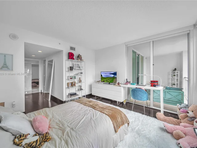 200 Sunny Isles Blvd # 306, Sunny Isles Beach FL 33160