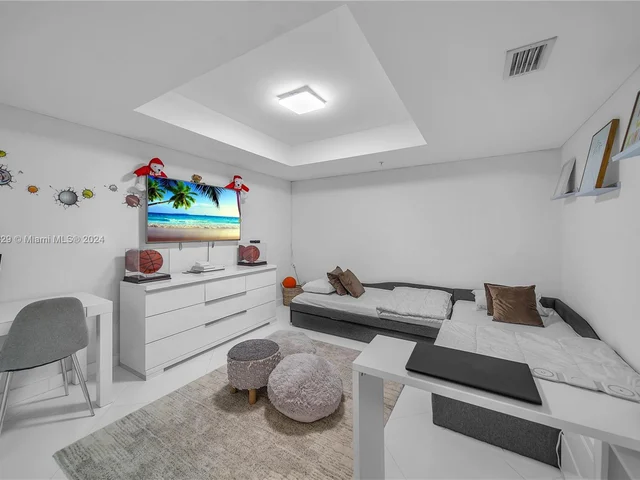 200 Sunny Isles Blvd # 306, Sunny Isles Beach FL 33160