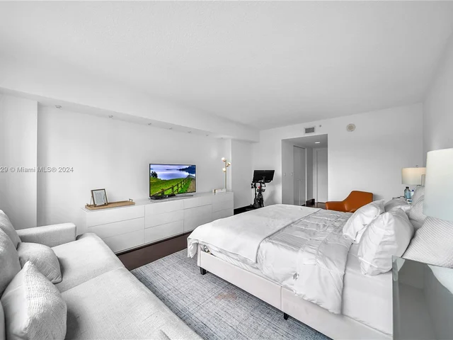 200 Sunny Isles Blvd # 306, Sunny Isles Beach FL 33160