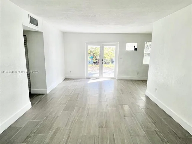 10740 SW 43rd Ln, Miami FL 33165