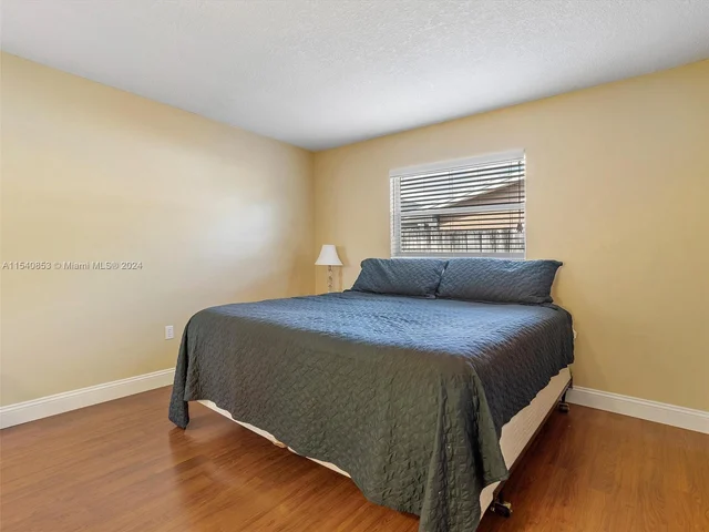 8811 NW 6th St, Pembroke Pines FL 33024